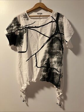 Naya White Scoop Blouse Watercolor Effect Like New